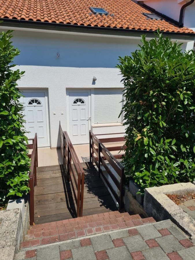 Apartman Velly Jadranovo Buitenkant foto