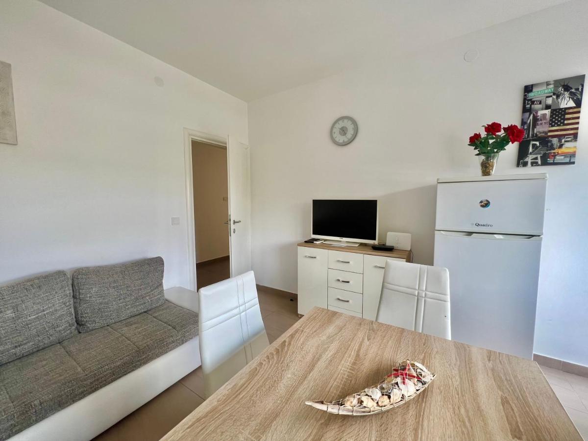 Apartman Velly Jadranovo Buitenkant foto